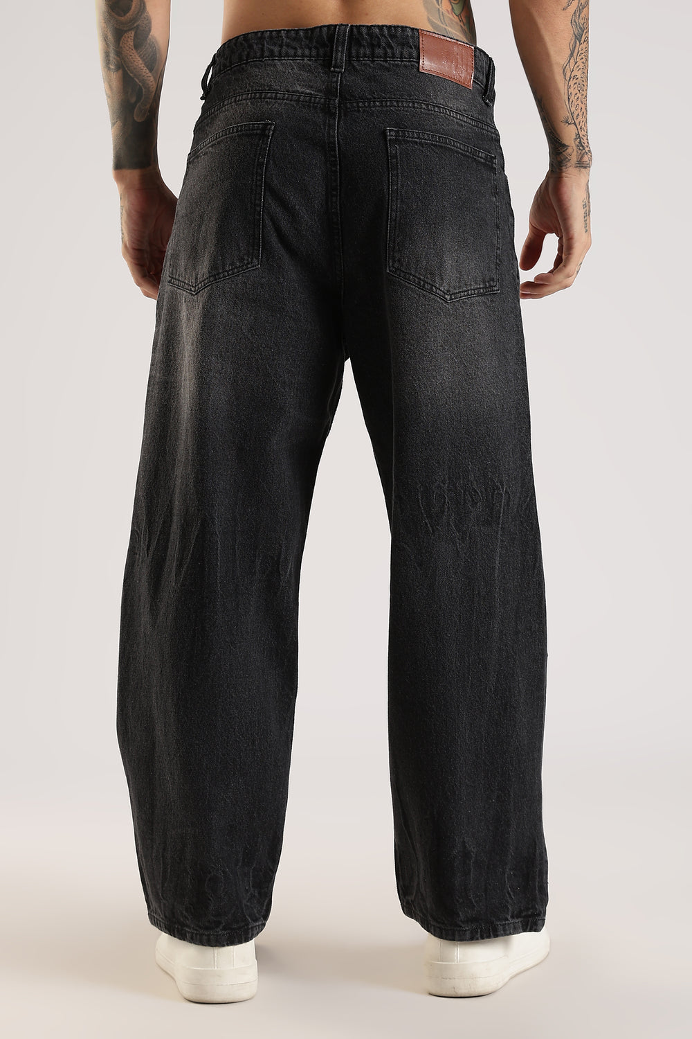 BLACK JEANS