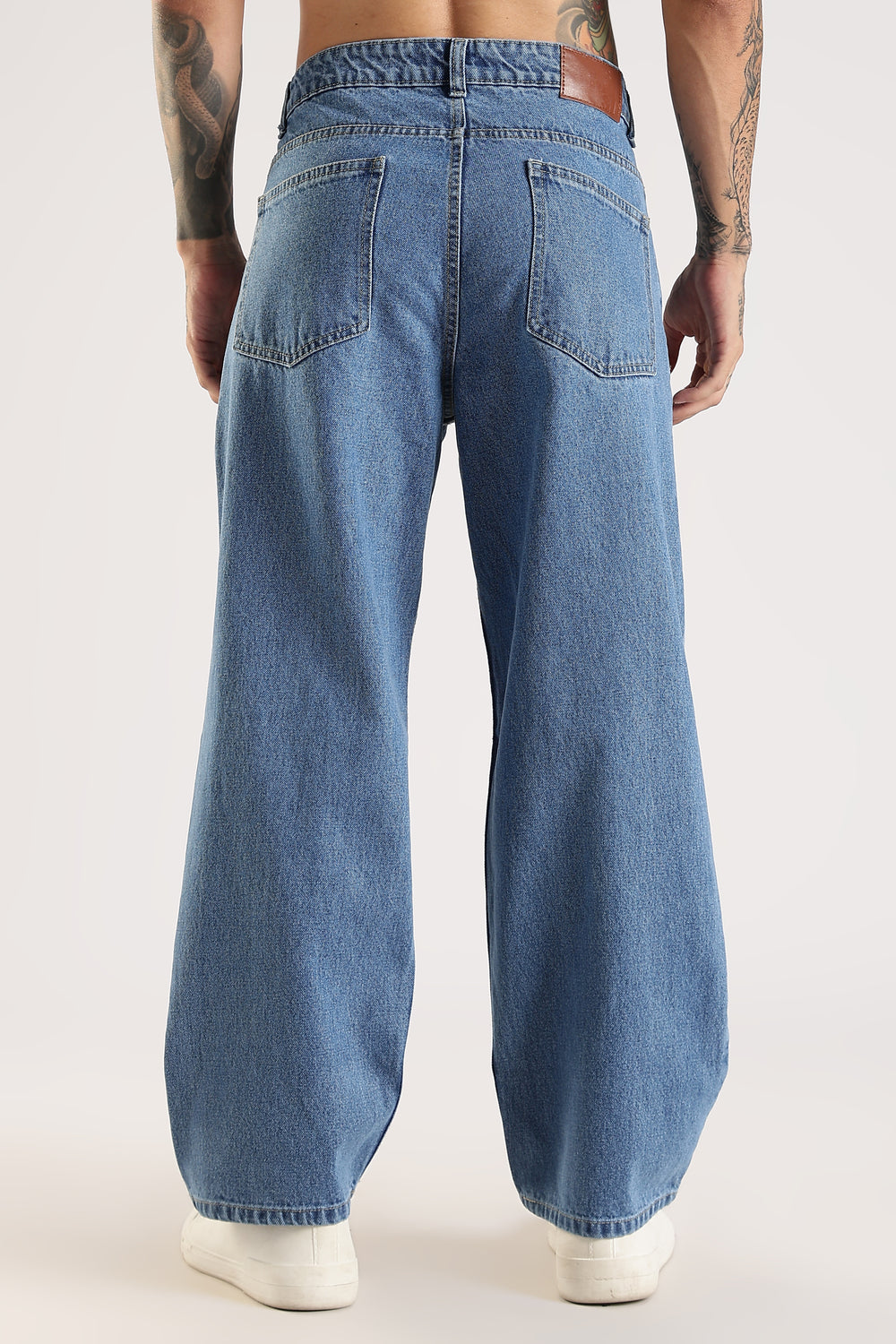 LIGHT BLUE JEANS